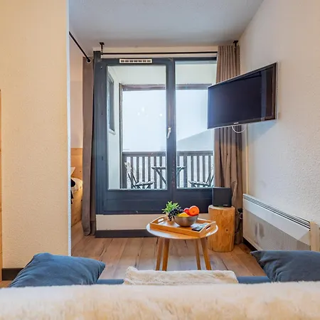 In-out - Heart Of Spacious Apartment, Wifi - Cimes De Caron Apartman