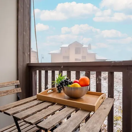 In-out - Heart Of Spacious Apartment, Wifi - Cimes De Caron Apartman