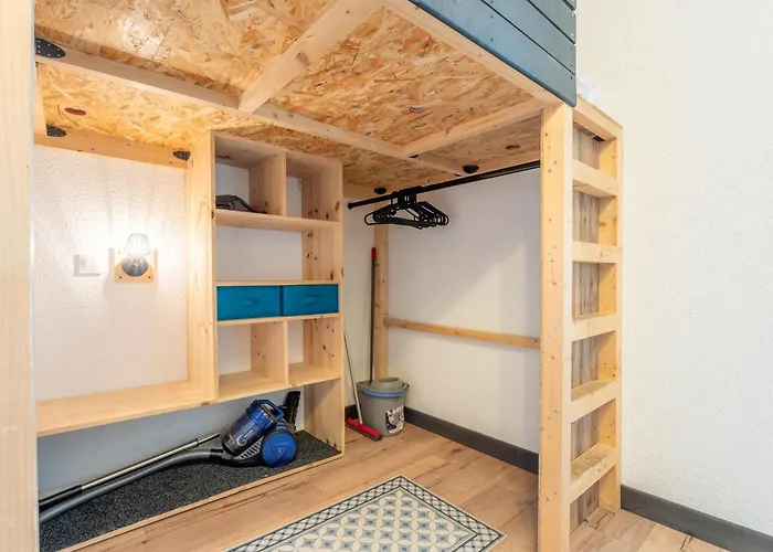 In-out - Heart Of Spacious Apartment, Wifi - Cimes De Caron Apartman *