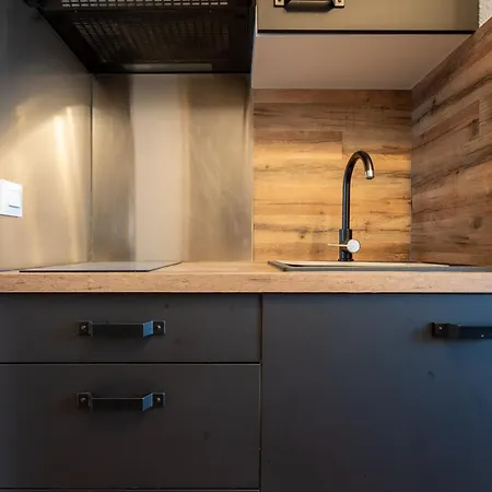 In-out - Heart Of Spacious Apartment, Wifi