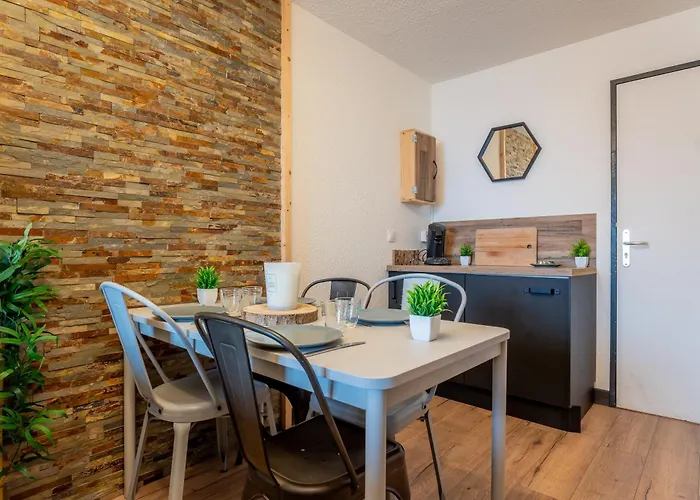 In-out - Heart Of Spacious Apartment, Wifi - Cimes De Caron Apartment